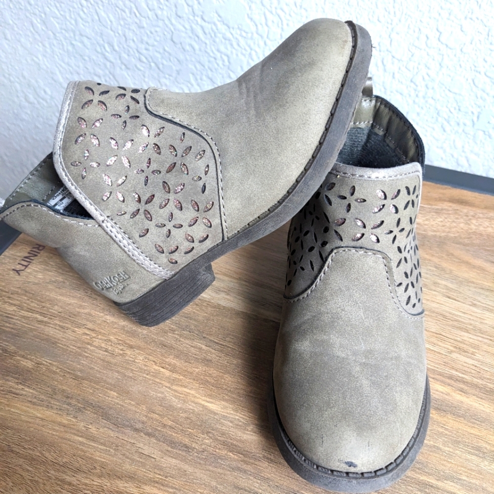 Osh Kosh short boots Toddler size 9